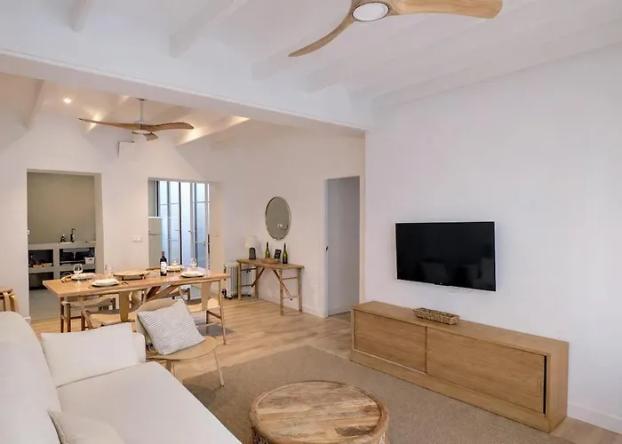 Casabella Le Patio 펜션 *